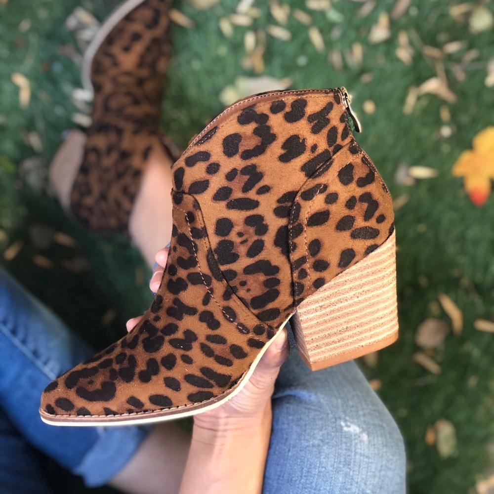Faux suede Leopard Print Ankle Booties - Picture 2 of 9